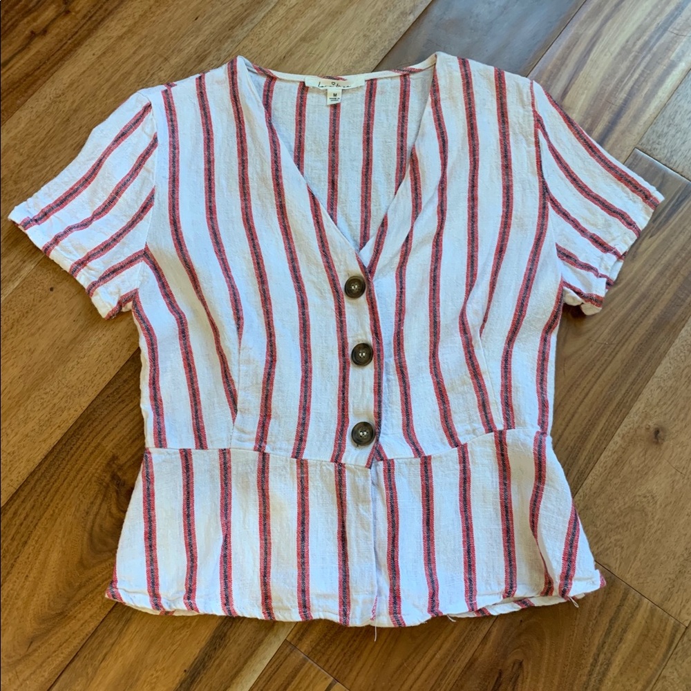 Linen button crop